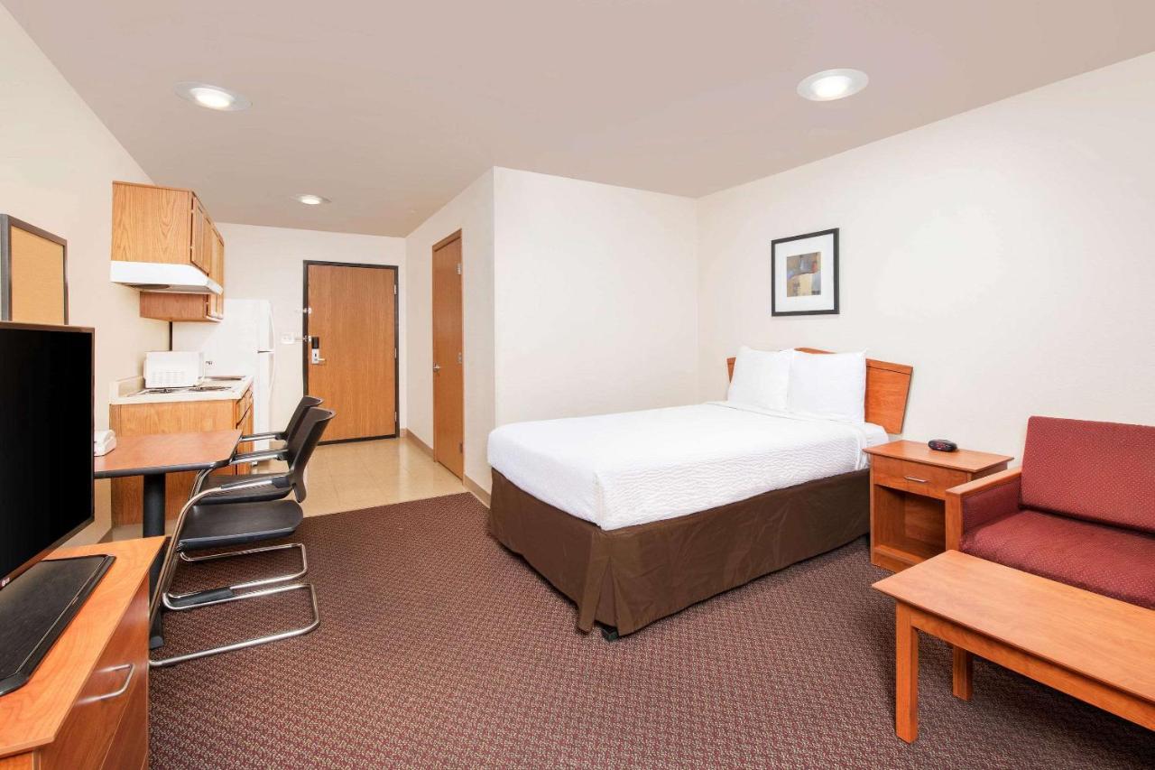 Woodspring Suites Columbus Fort Moore Екстериор снимка