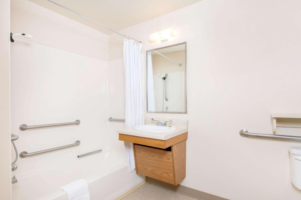 Woodspring Suites Columbus Fort Moore Екстериор снимка